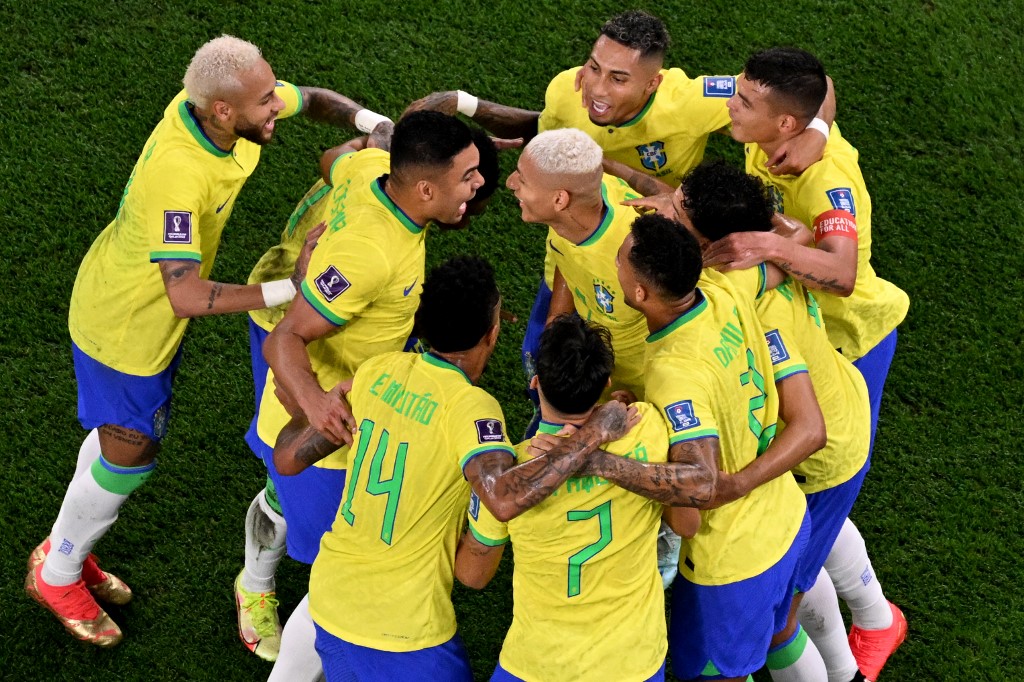 Brasil festeja vitória nas oitavas de final da Copa