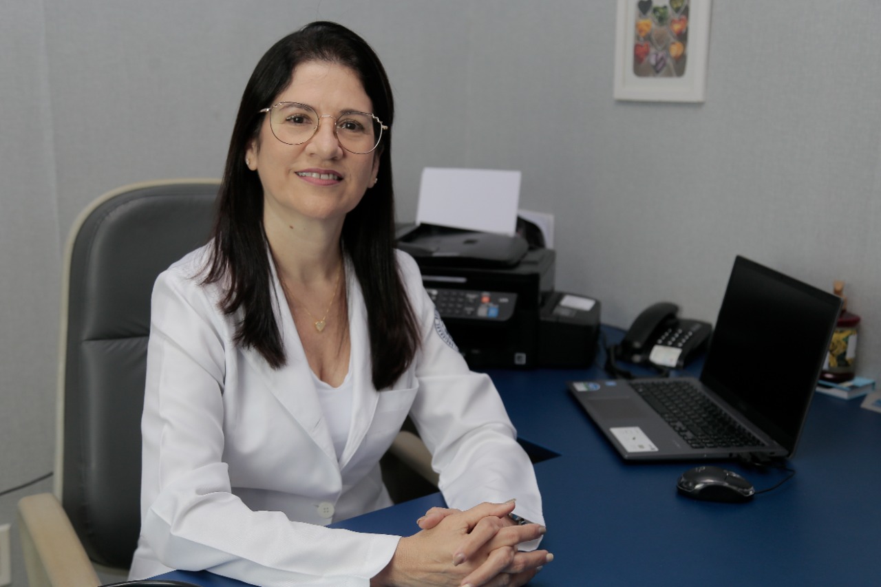 Cardiologista Claudia Braga alerta para os perigos de beber em excesso