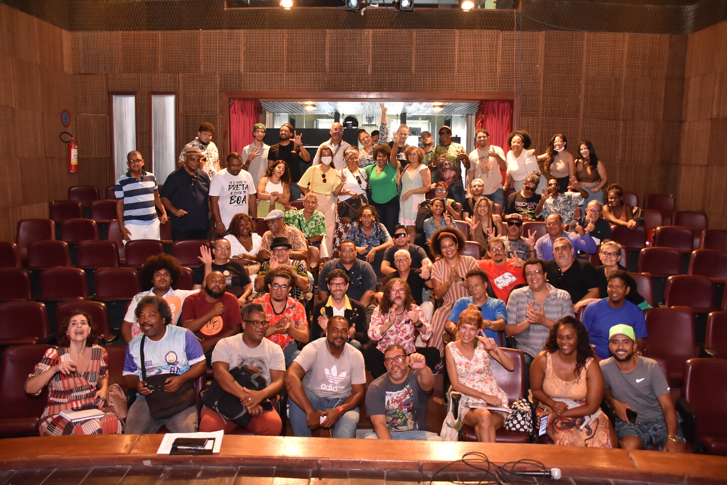 Reunião com lideranças da cultura periférica de Pernambuco, com o secretário de Cultura do Estado, Silvério Pessoa