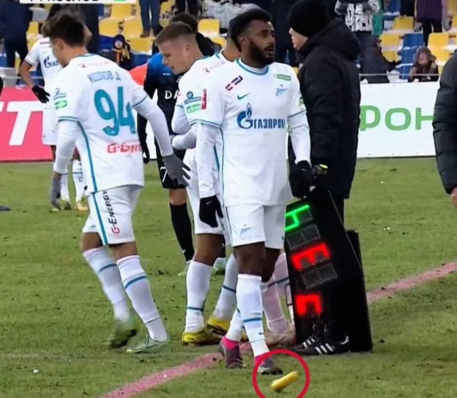 O episódio aconteceu nos minutos finais da partida, vencida pelo Zenit por 3 a 0