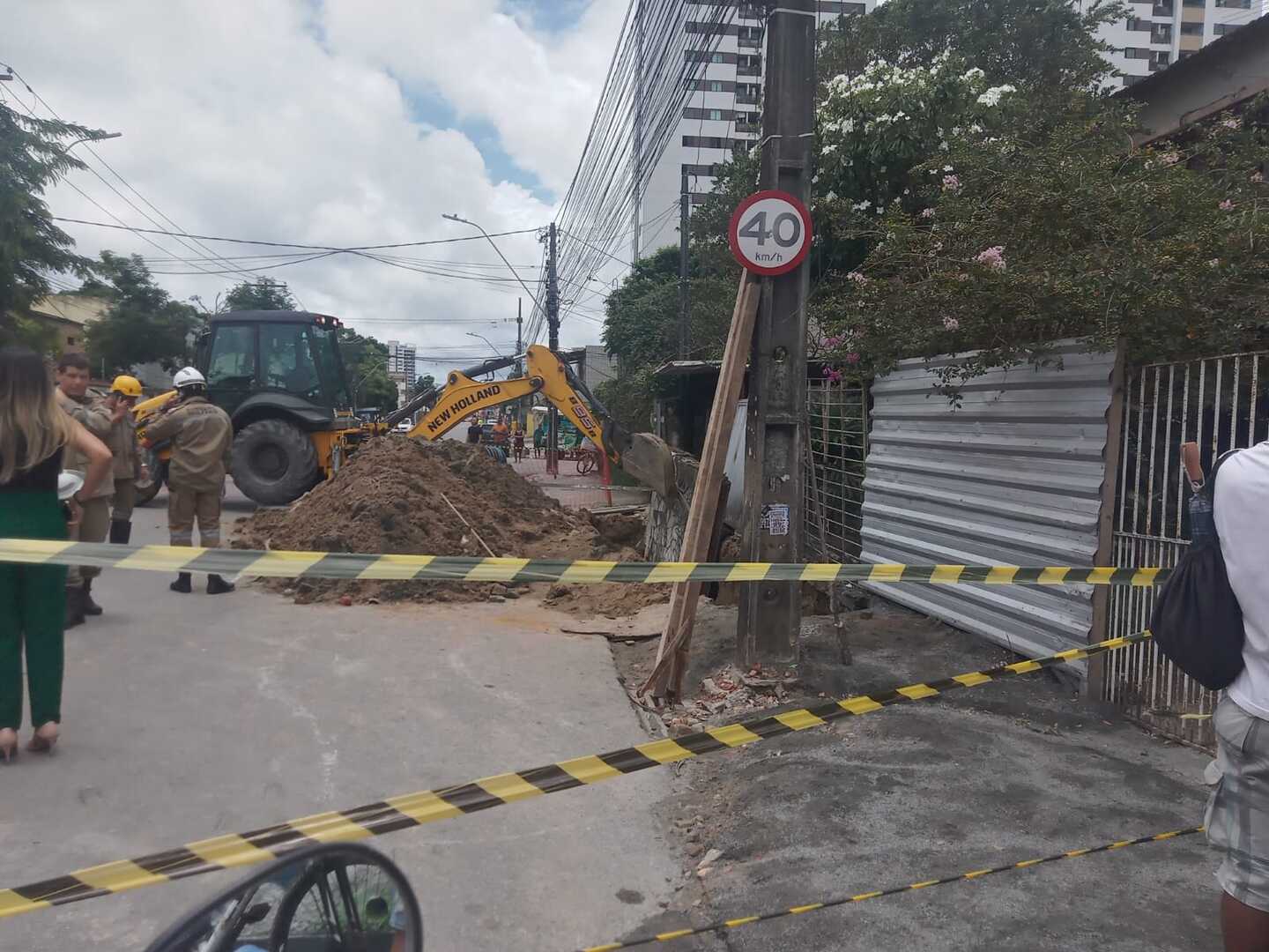 Acidente aconteceu na avenida Afonso Olindense