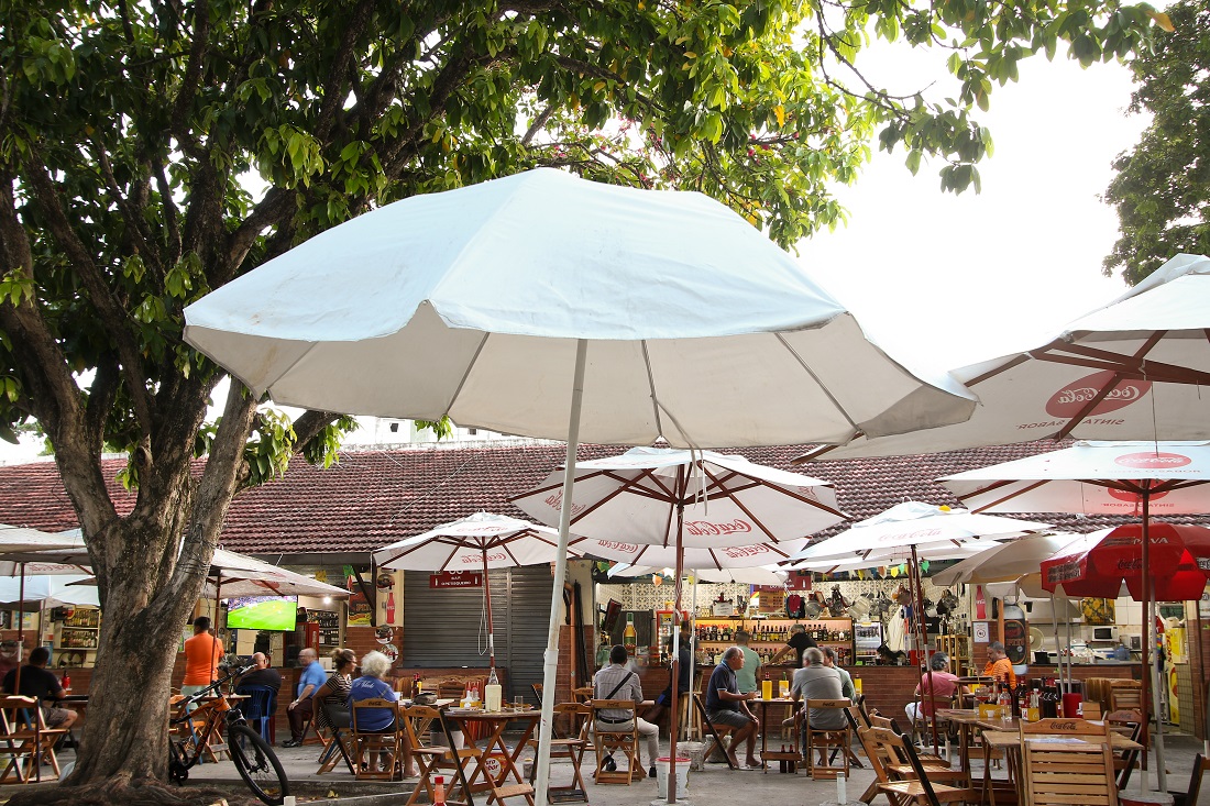 Pátio aberto é destaque do mercado