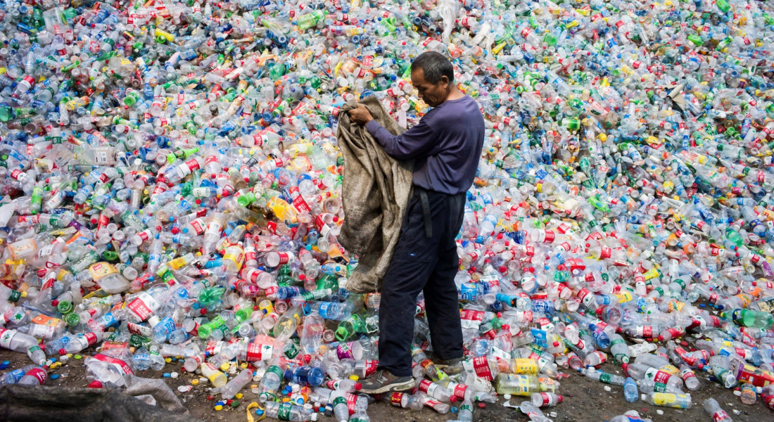 Depósito de reciclagem de plástico na China