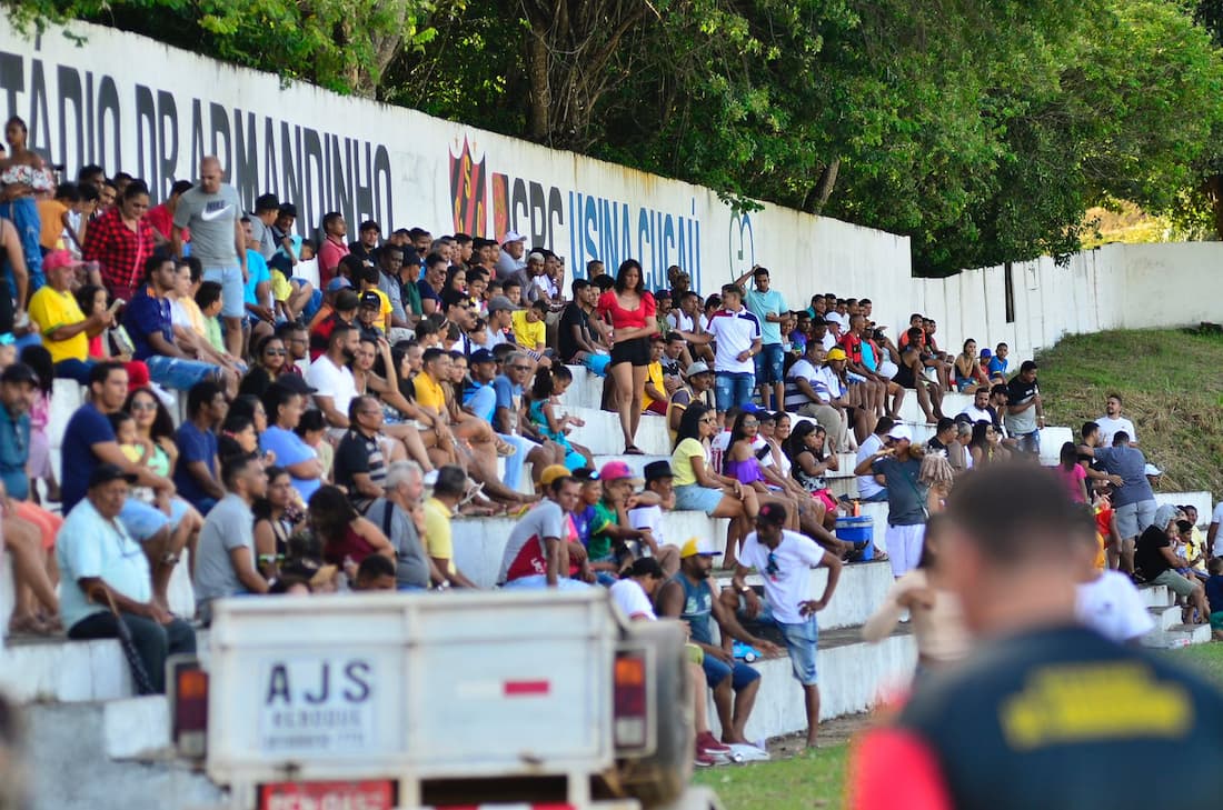 Trabalhadores de Rio Formoso marcaram presença no Centro Recreativo Cucauense. 