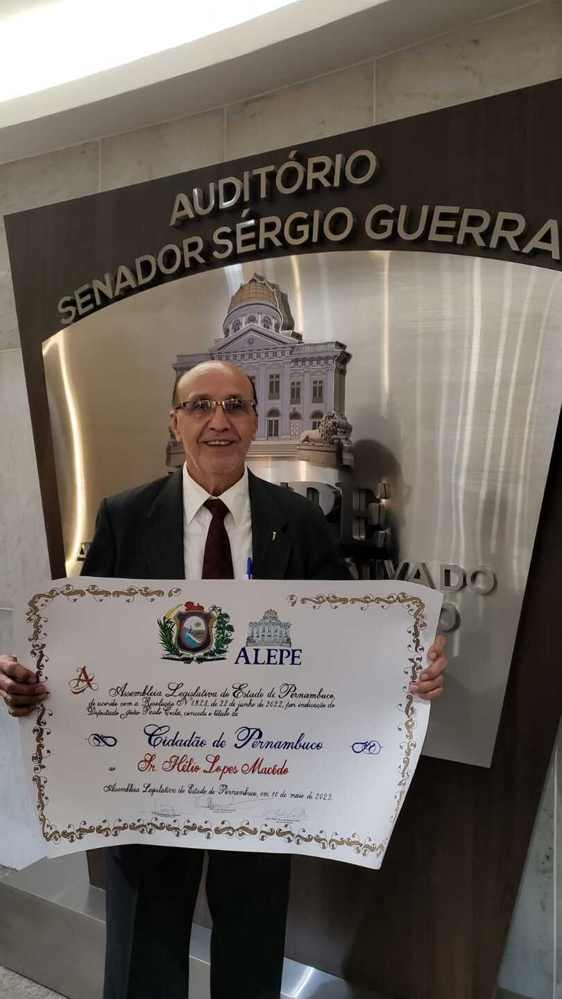 Radialista Hélio Macedo 