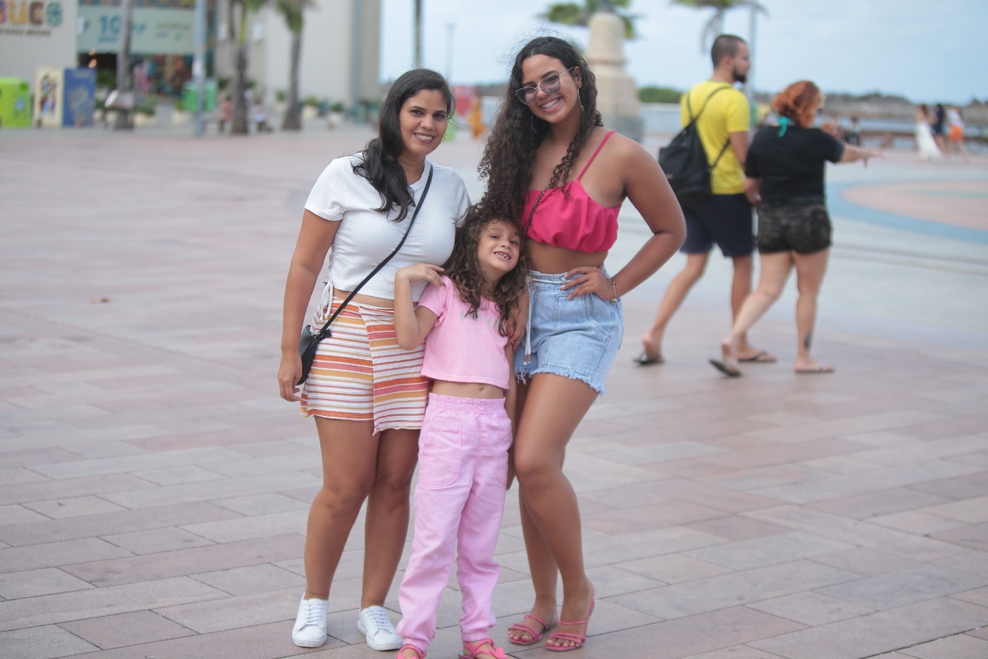 Giselene Maciel, Sarah e a sobrinha Tarcila