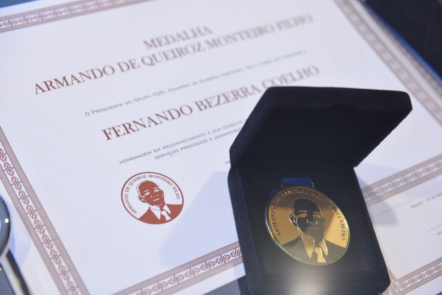 Medalha Armando de Queiroz Monteiro Filho