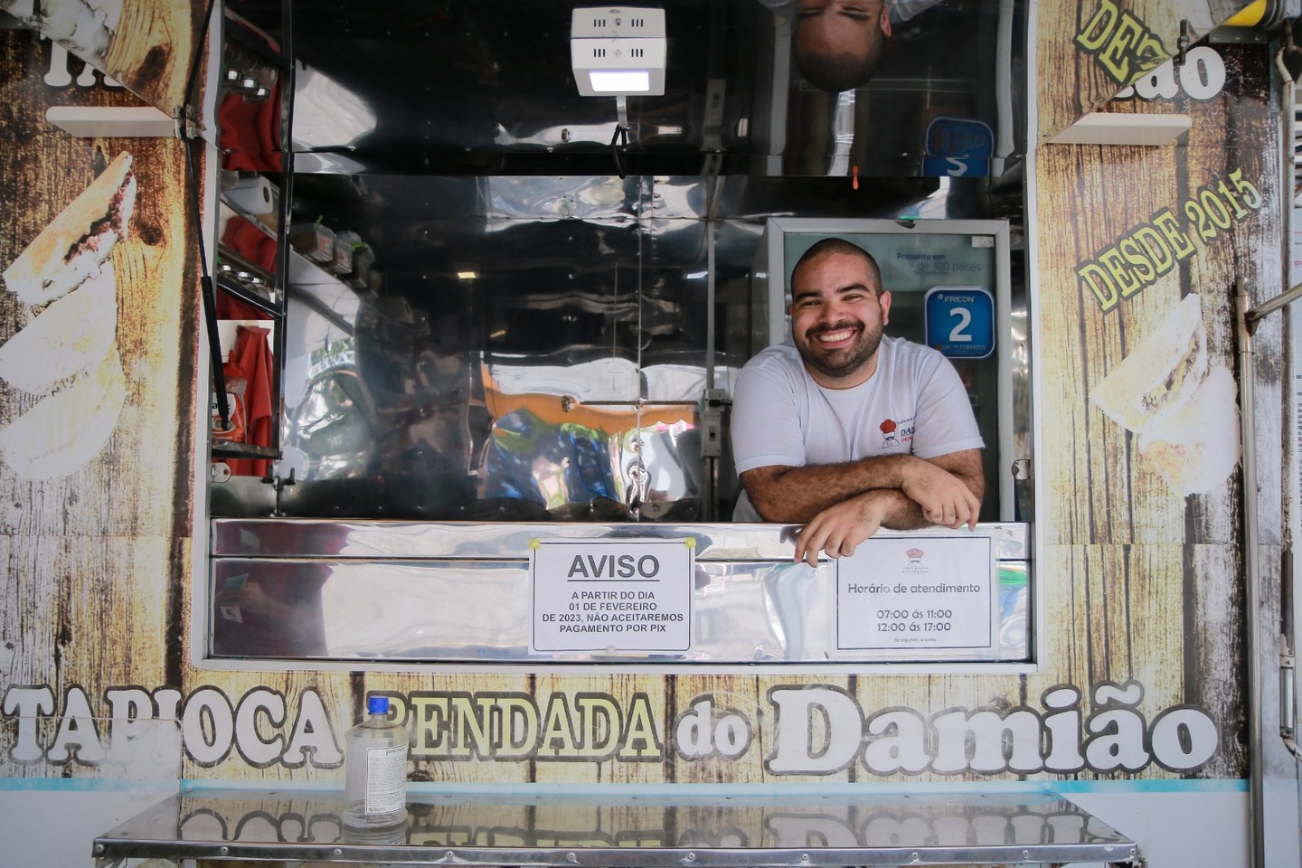 Lucas Alvarenga, comerciante na Avenida Rio Branco, no Bairro do Recife