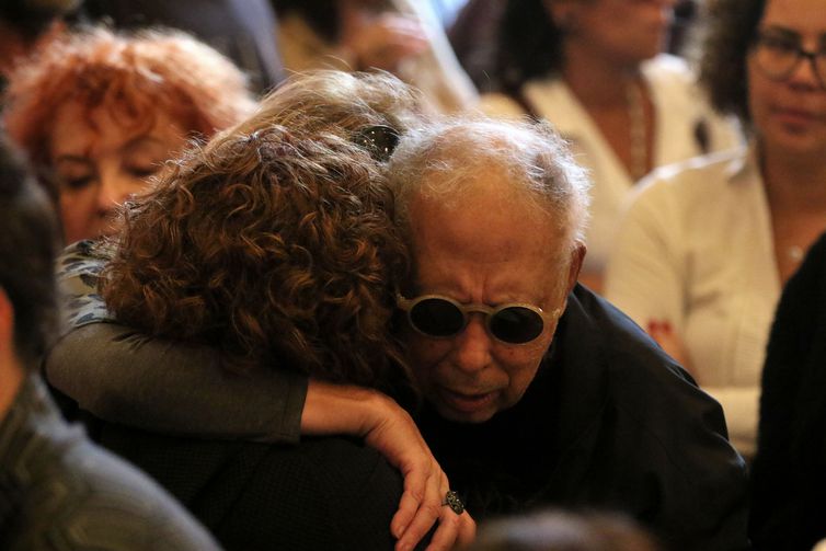 Jards Macalé, parceiro de João Donato, esteve no velório