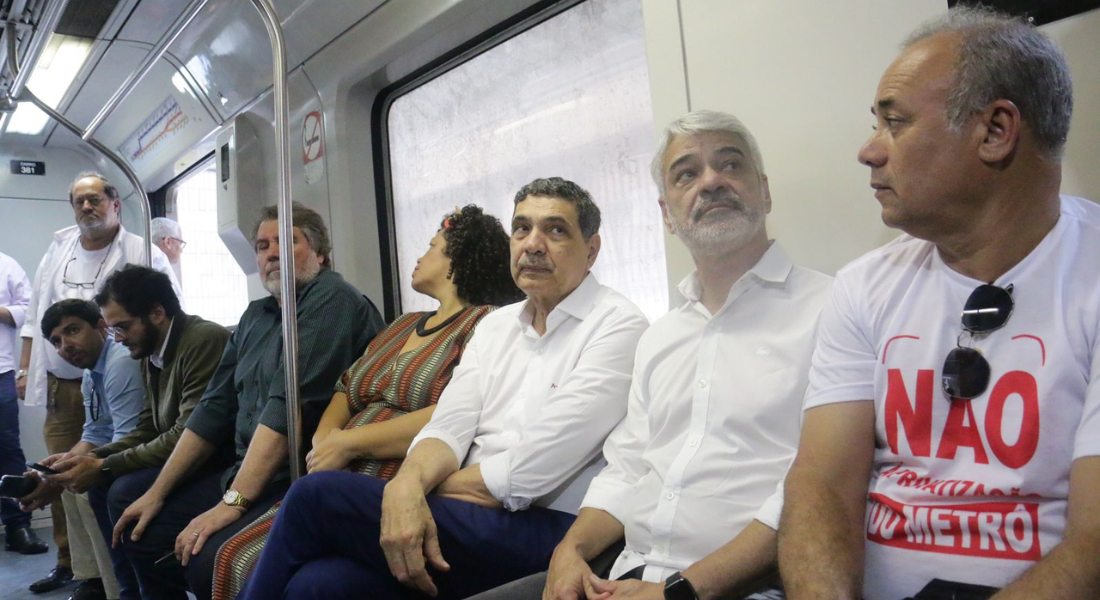 Comissão de parlamentares vistoria Metrô do Recife