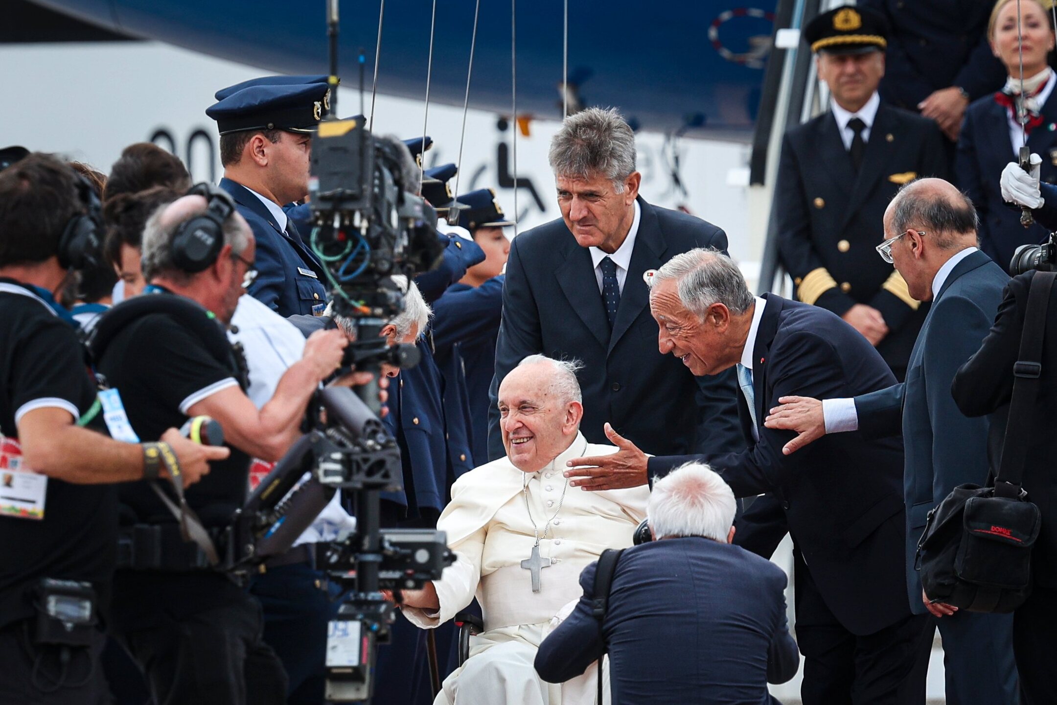 Papa Francisco em sua chegada a Lisboa