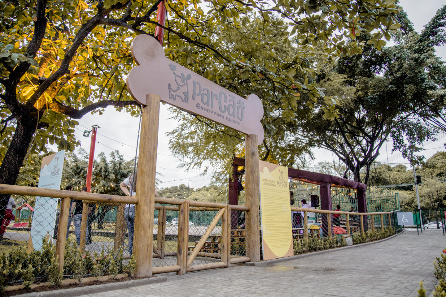 Criou o primeiro Parcão, um grande playground para cachorros - foto:divulgação