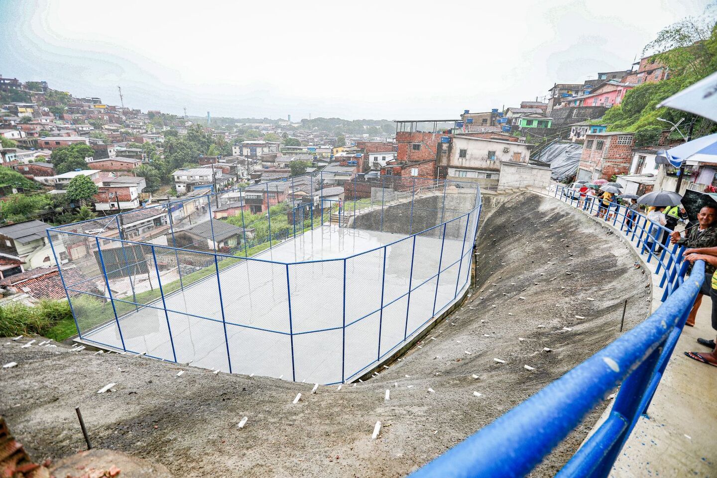  Obra em encosta situada em região de vulnerabilidade.