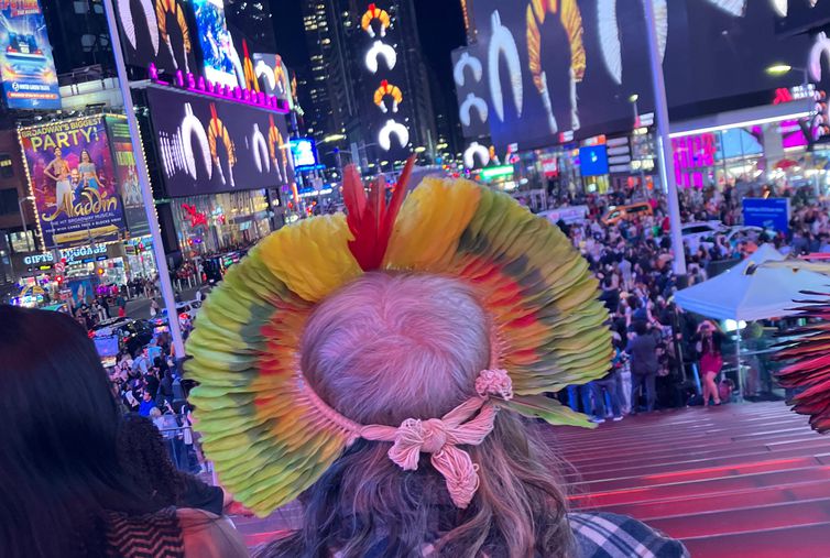 Cacique Raoni na Times Square, em Nova York, em campanha All Amazonia, do BB