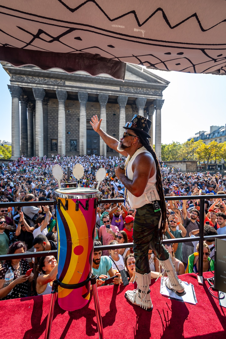 Carlinhos Brown na Lavagem da Madeleine, em Paris