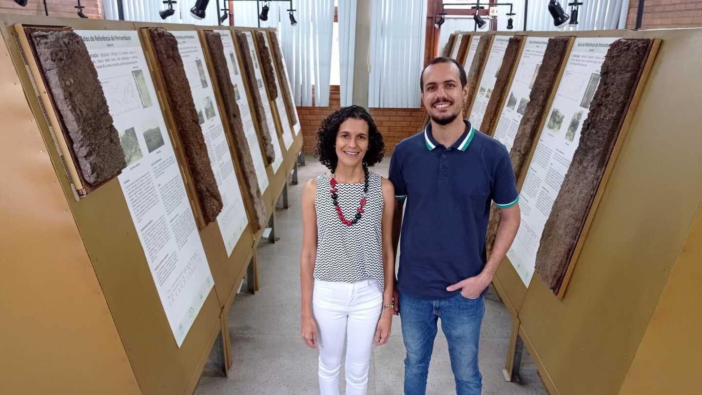 Coordenadora do Musspe, Drª Paula Araújo e Museólogo Gilvanildo Ferreira  