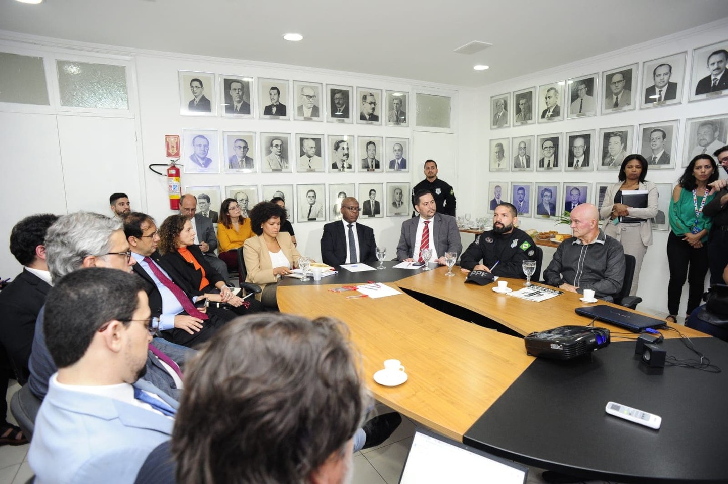 Ministro Silvio Almeida participa de reunião no Recife