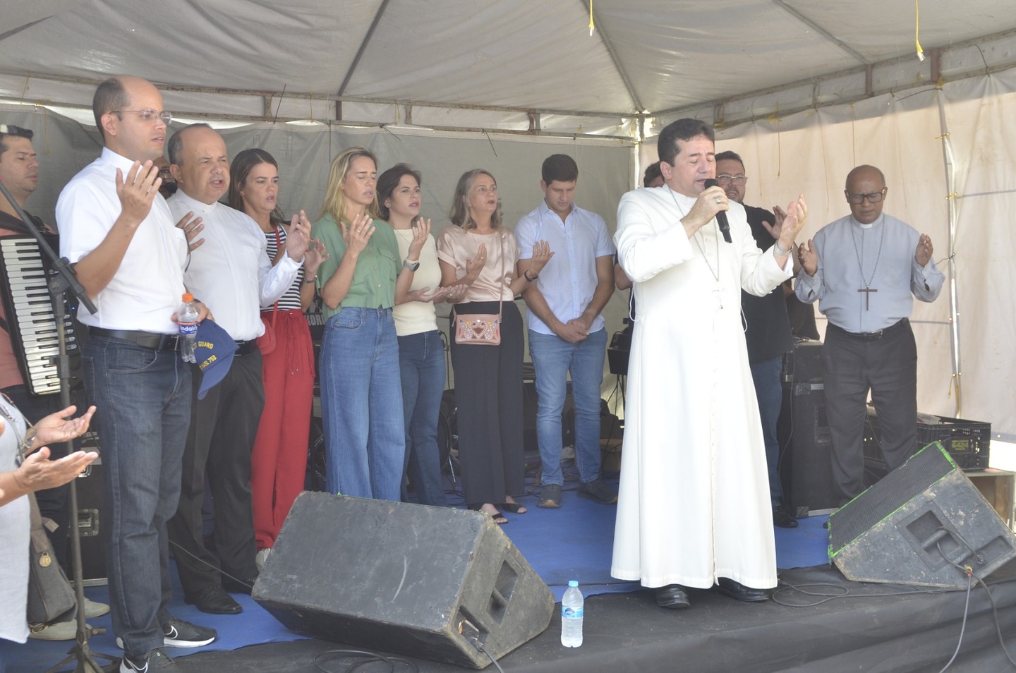 Arcebispo de Olinda e Recife, Dom Paulo Jackson participou da celebração. Prefeito do Recifre, João Campos, e a vice-governadora do Estado, Priscila Karuse, também marcaram presença.