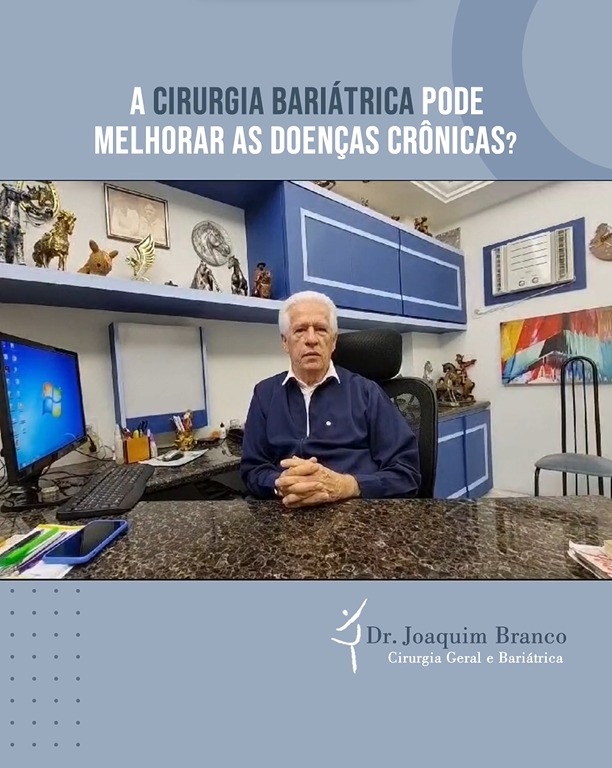 Médico Joaqim Branco no consultório