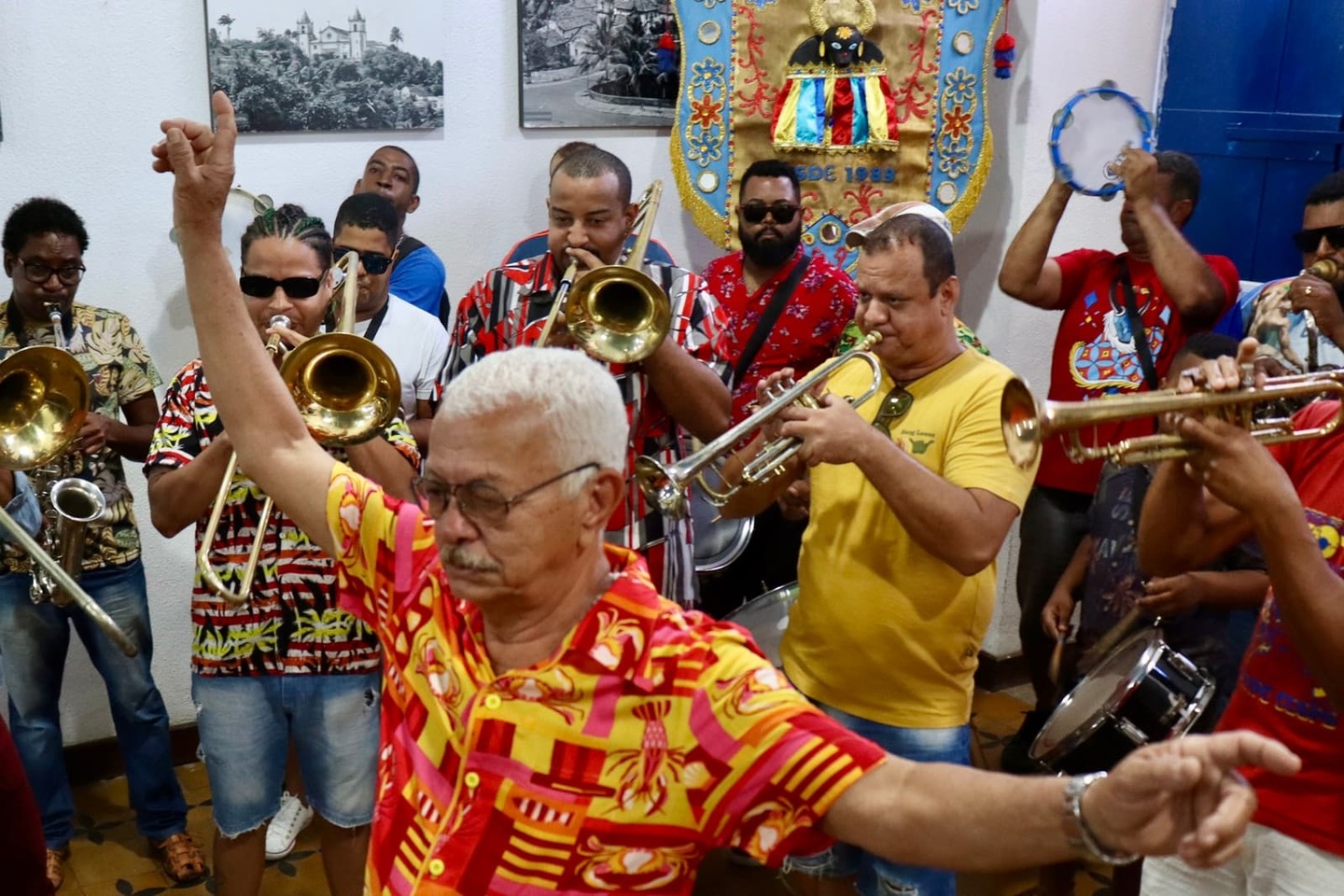 Orquestra do Maestro Oséas é uma das atrações do baile