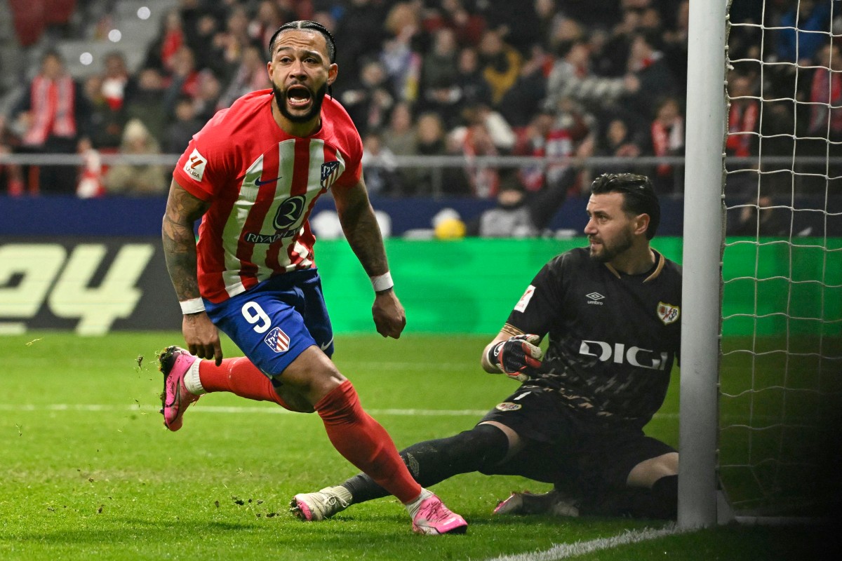 Memphis Depay comprova grande fase e marca pelo terceiro jogo consecutivo 