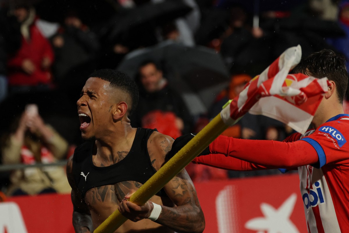 Savinho celebra um dos gols contra o Rayo Vallecano