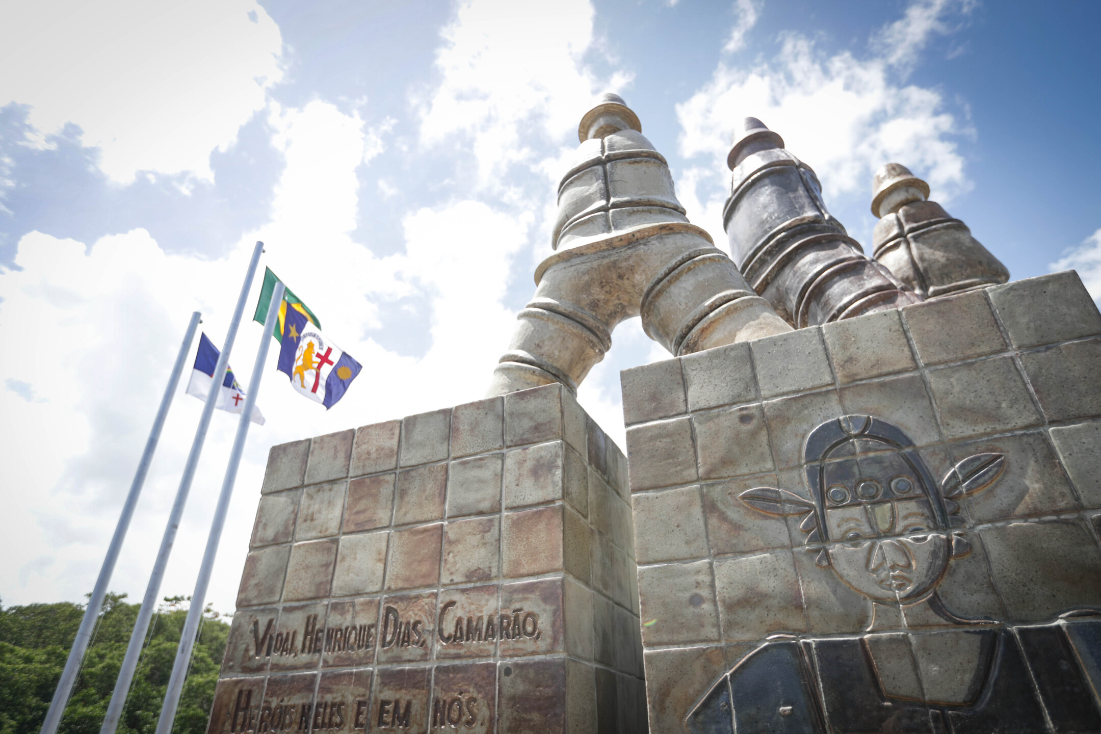 Monumento de Francisco Brennand aos heróis da Batalha dos Guararapes. 