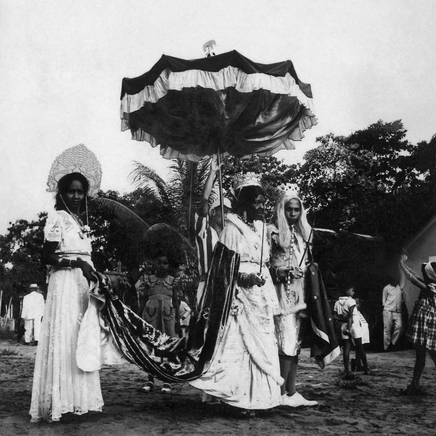 Dona Santa - Rainha do Maracatu Elefante, década de 1940.