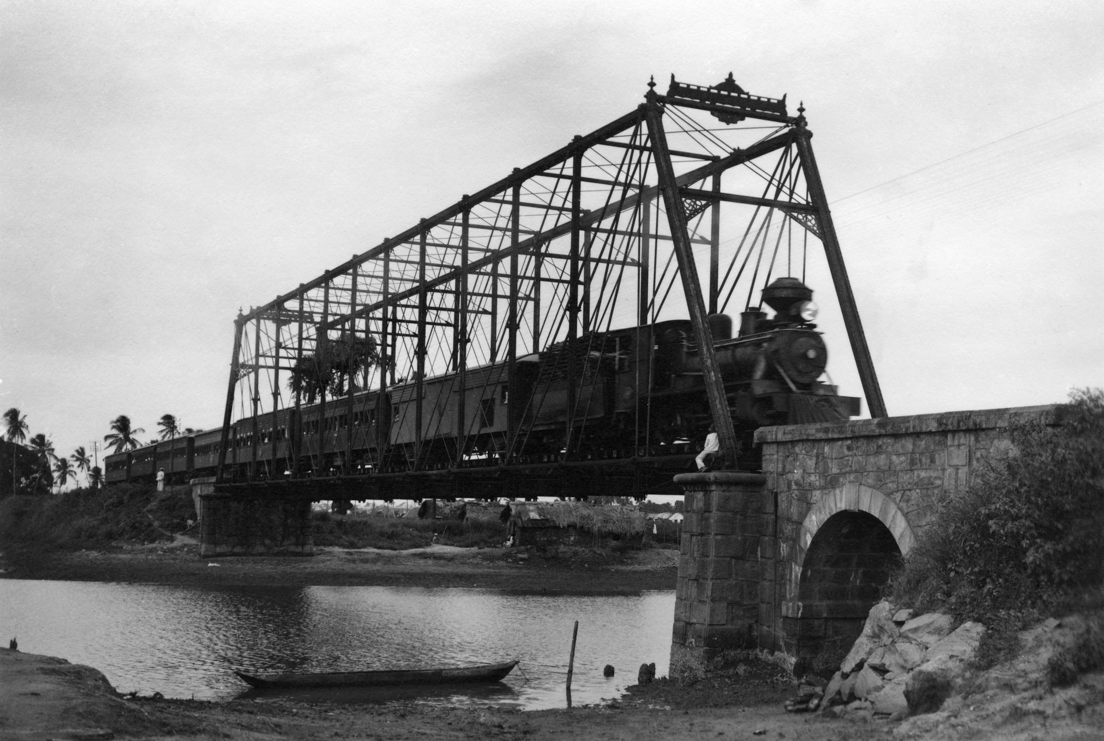 Maxambomba na Ponte da Caxangá, início do século XX. 