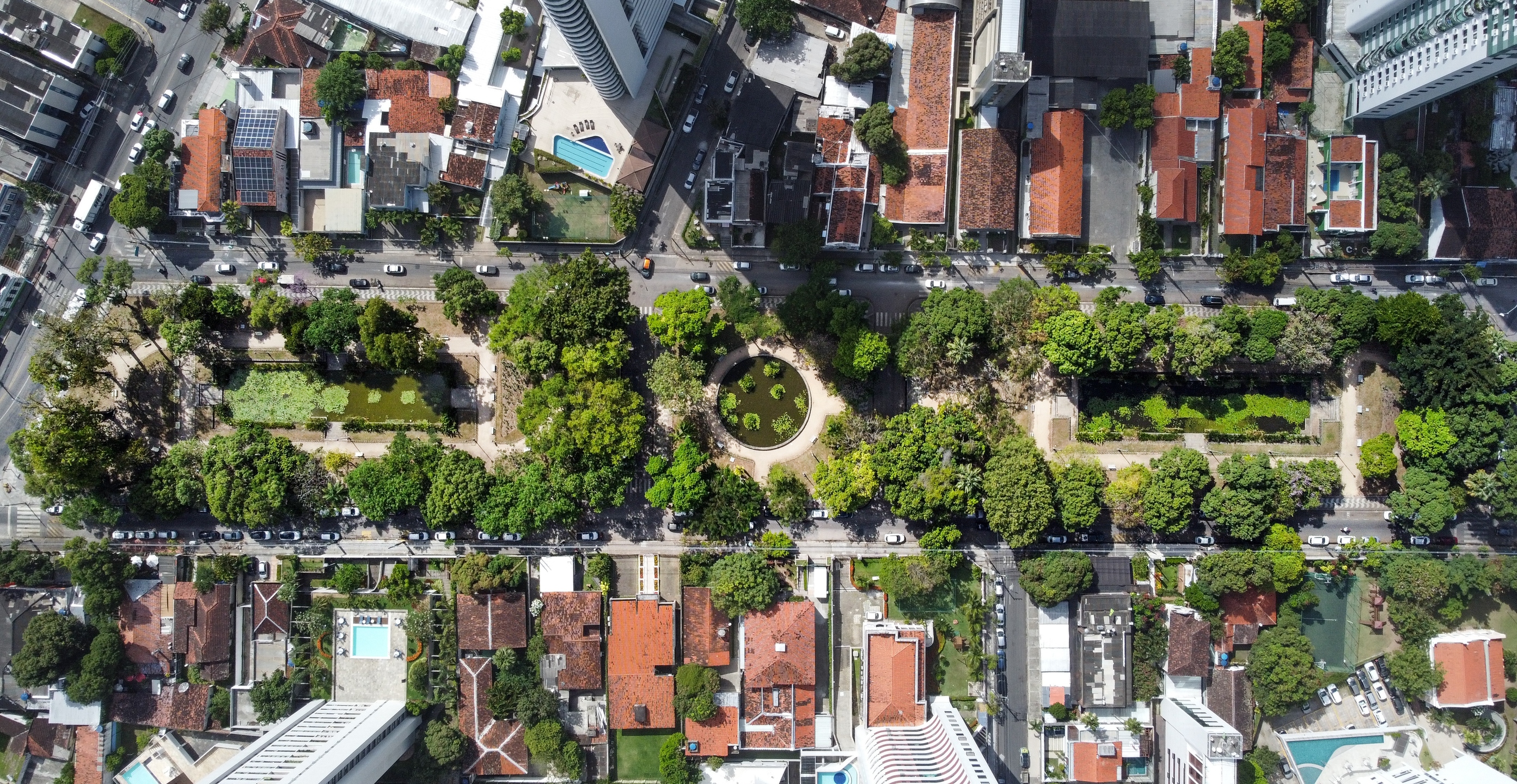 Praça de Casa Forte, projeto de autoria do paisagista Burle Marx.