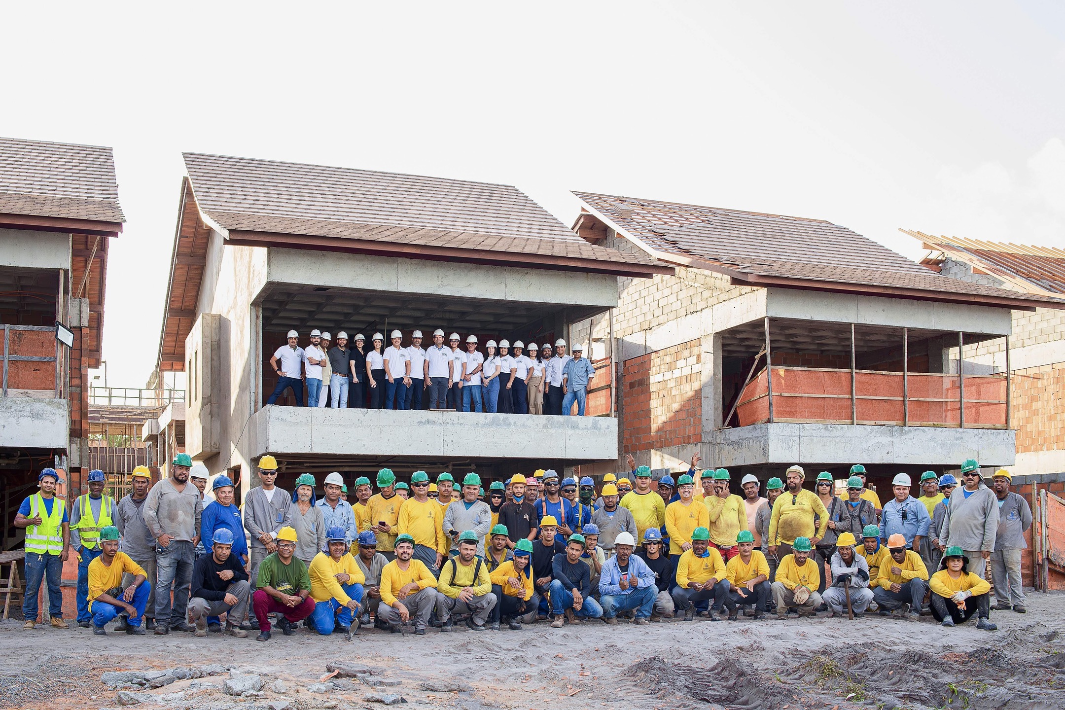 Equipe GMG no empreendimento Plage Premiere, em construção na praia de Muro Alto, Litoral Sul de Pernambuco