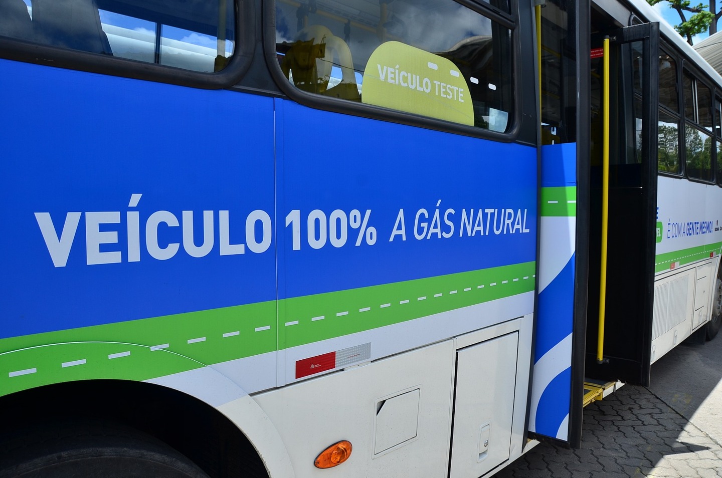 Ônibus movido a GNV é testado em Pernambuco