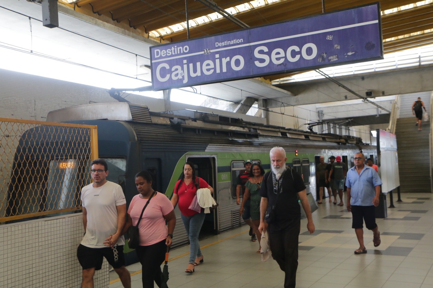 Linha Sul do Metrô do Recife, funcionando normalmente. 
