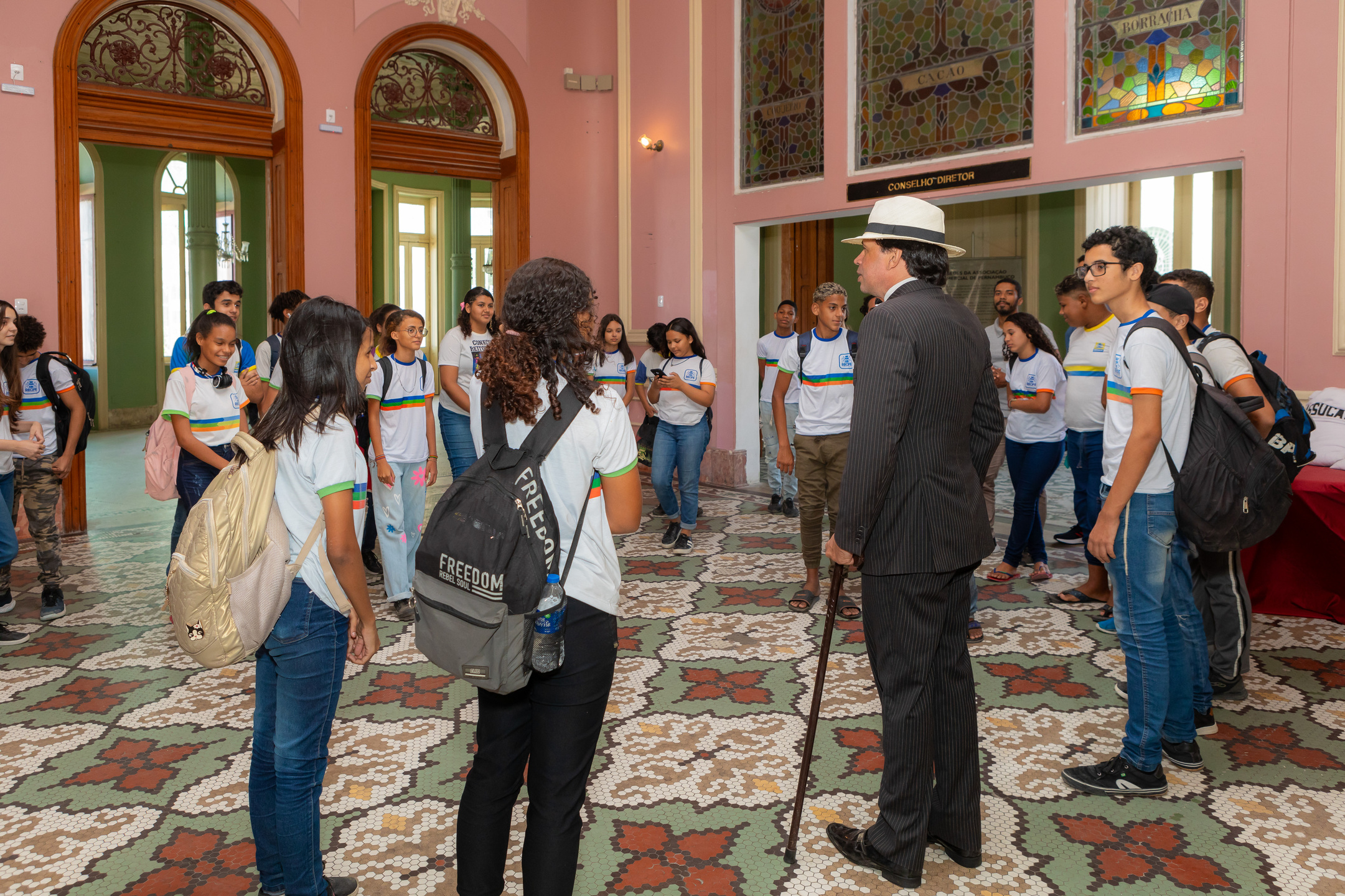 Ação promove visita guiada à sede da ACP para alunos e professores da rede pública do Recife