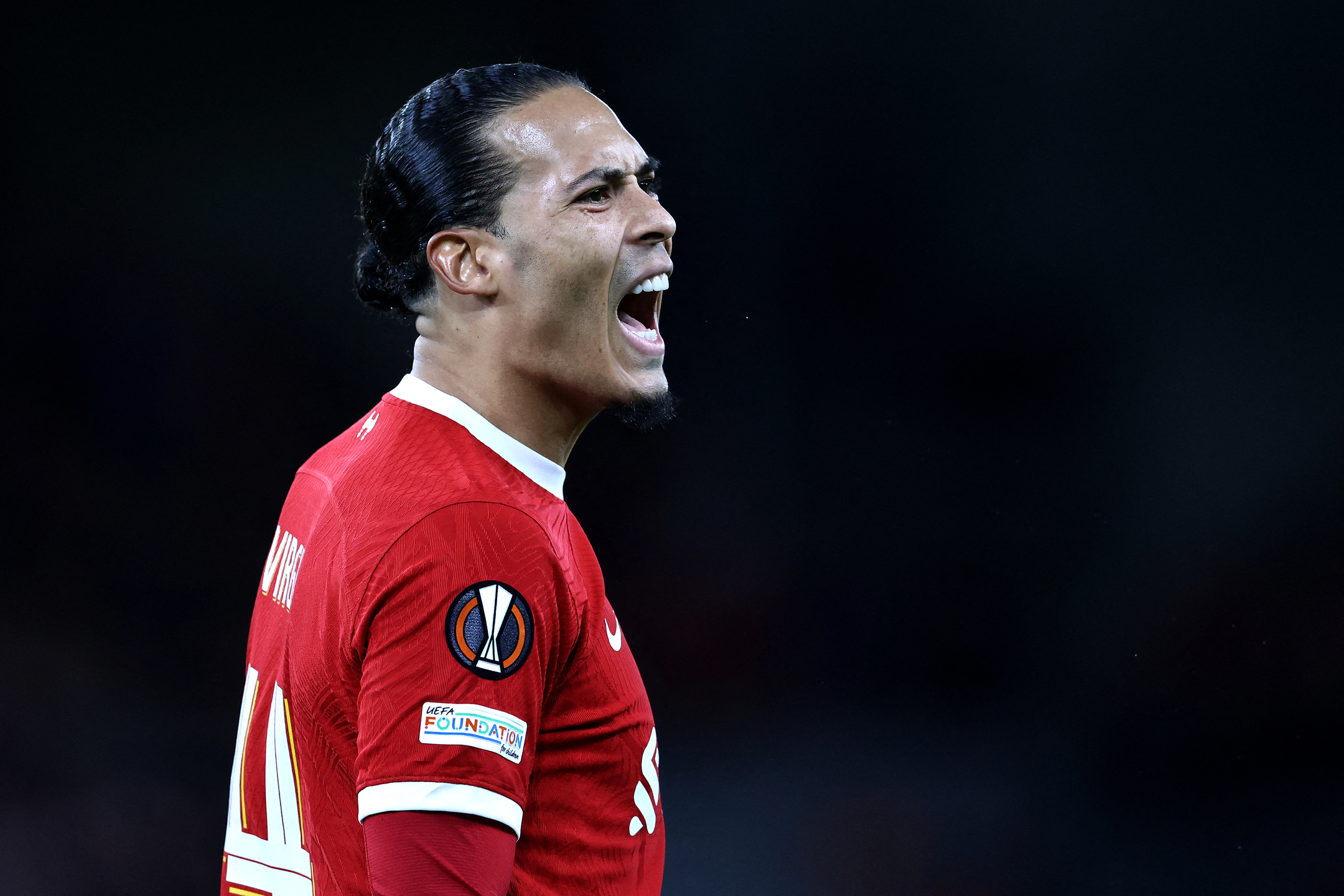 Van Dijk, capitão do Liverpool