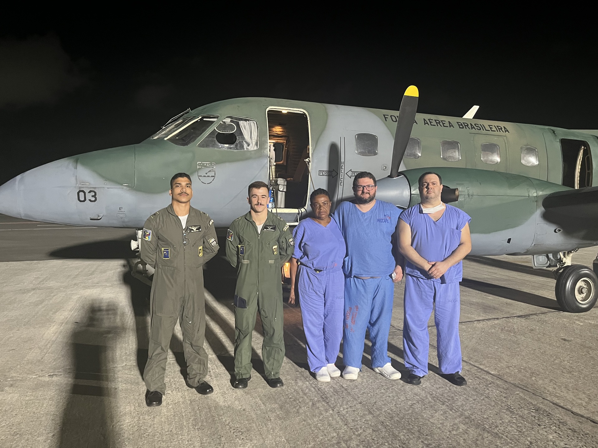  Os membros da equipe e o material foram levados pelo helicóptero do GTA até o campus Santo Amaro da UPE