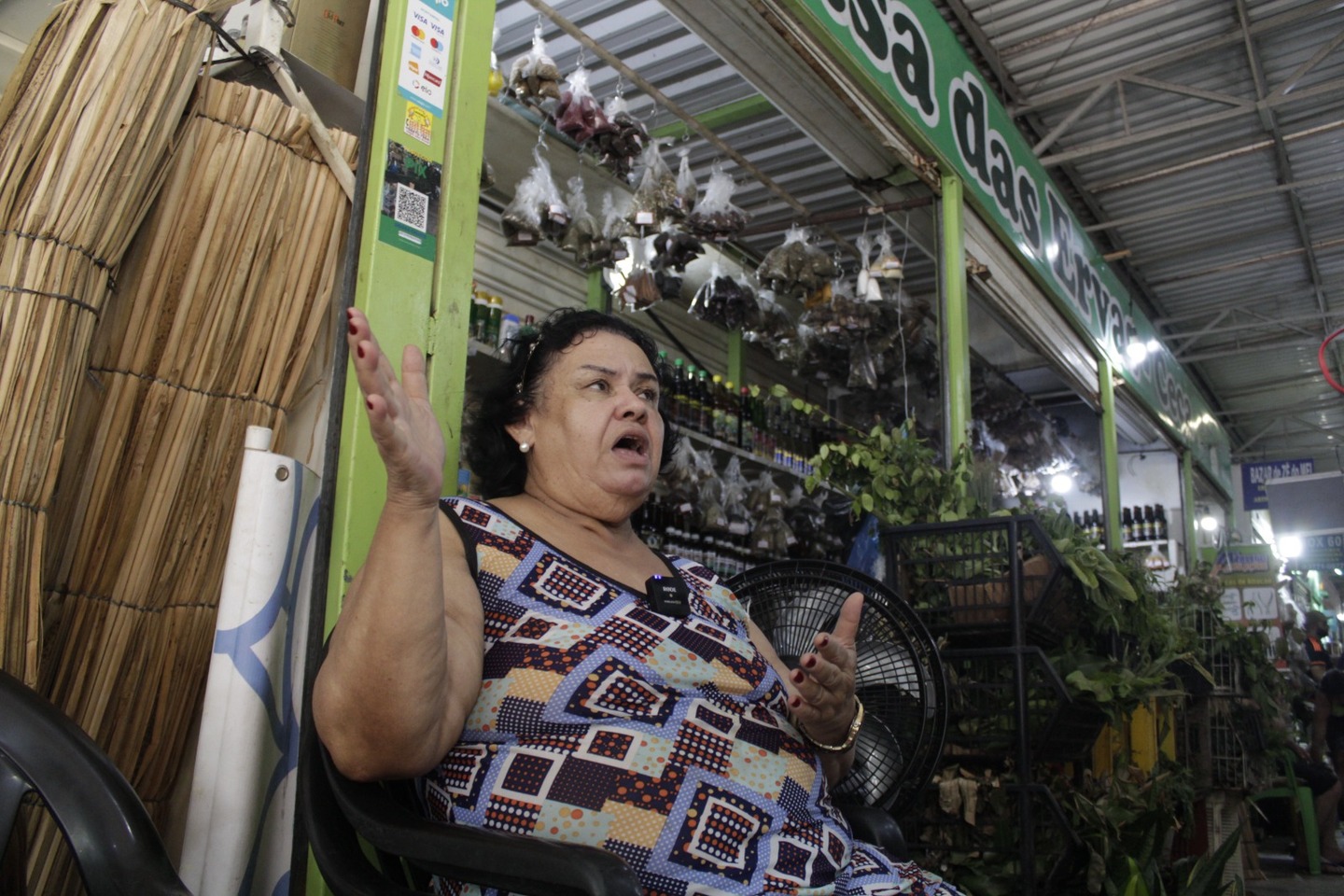 Ceça trabalha com ervas há 41 anos no Mercado de São José