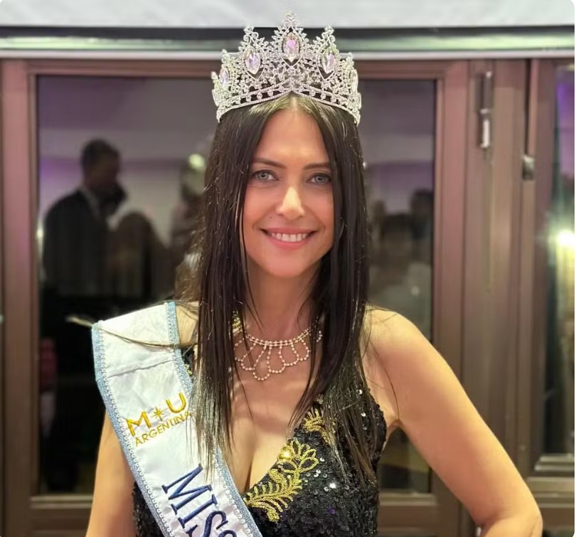 Alejandra Rodríguez, aos 60 anos, conquistou o título da edição 2024 do Miss Universo Buenos Aires no domingo (21).