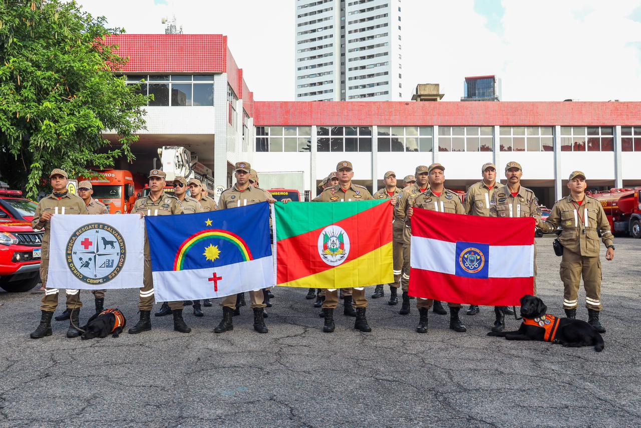 Pernambuco envia, nesta sexta (10), a primeira equipe de suporte para resgates no Rio Grande do Sul. 