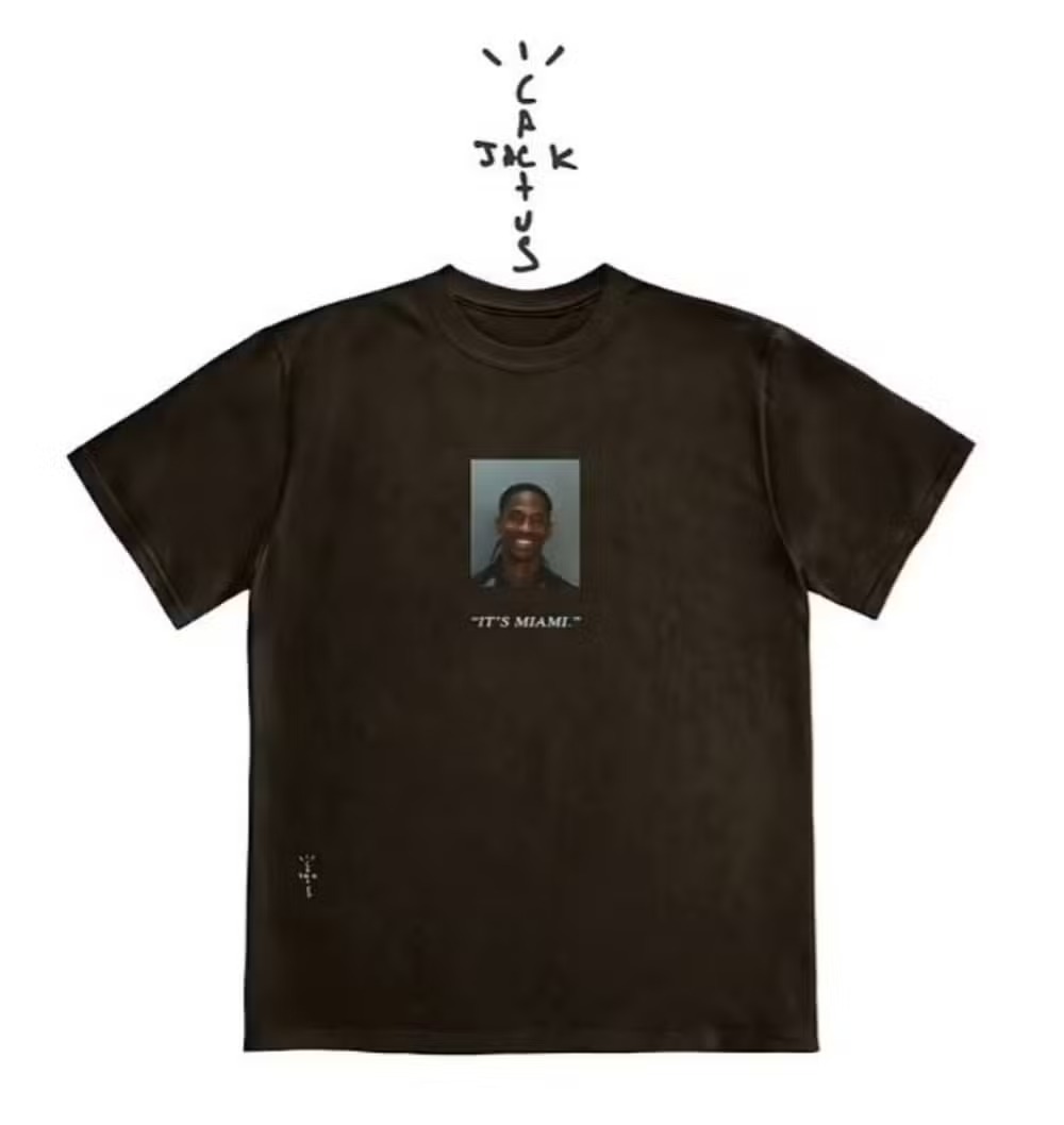 Travis Scott anuncia venda de camisetas com edição de sua foto após ser preso em Miami