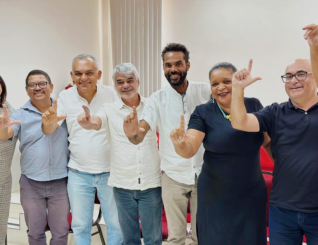 Federação PT/PV/PCdoB lança o nome de Odacy Amorim para Prefeitura de  Petrolina - Blog da Folha - Folha PE