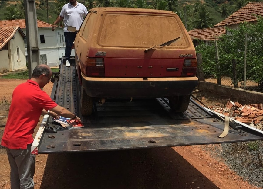 Fiat Uno Mille no guincho