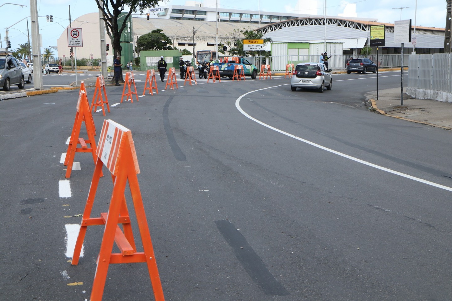 Mesmo com interdição de via para obras, fluxo no Cais de Santa Rita, no  Recife, é tranquilo - Folha PE