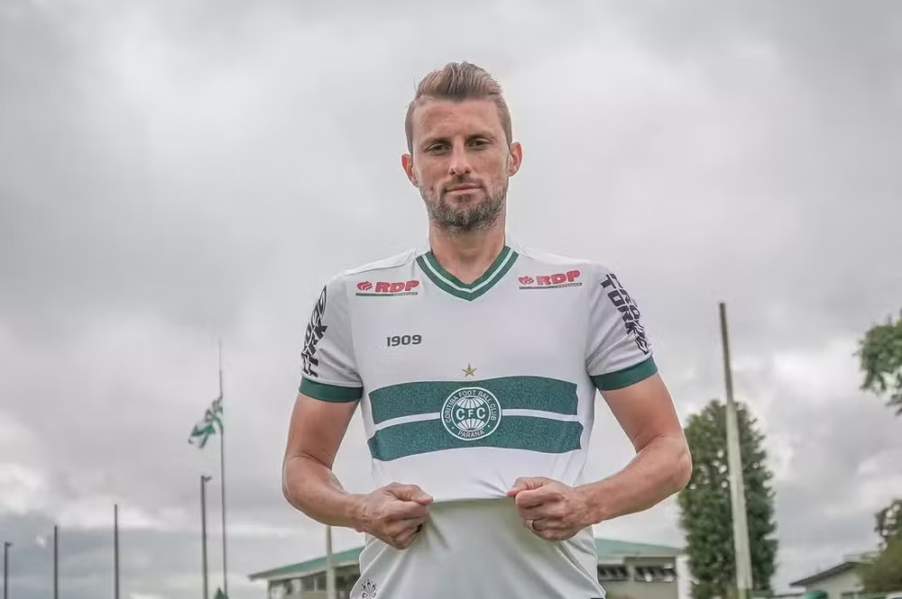 Henrique voltou ao Coritiba em 2021 