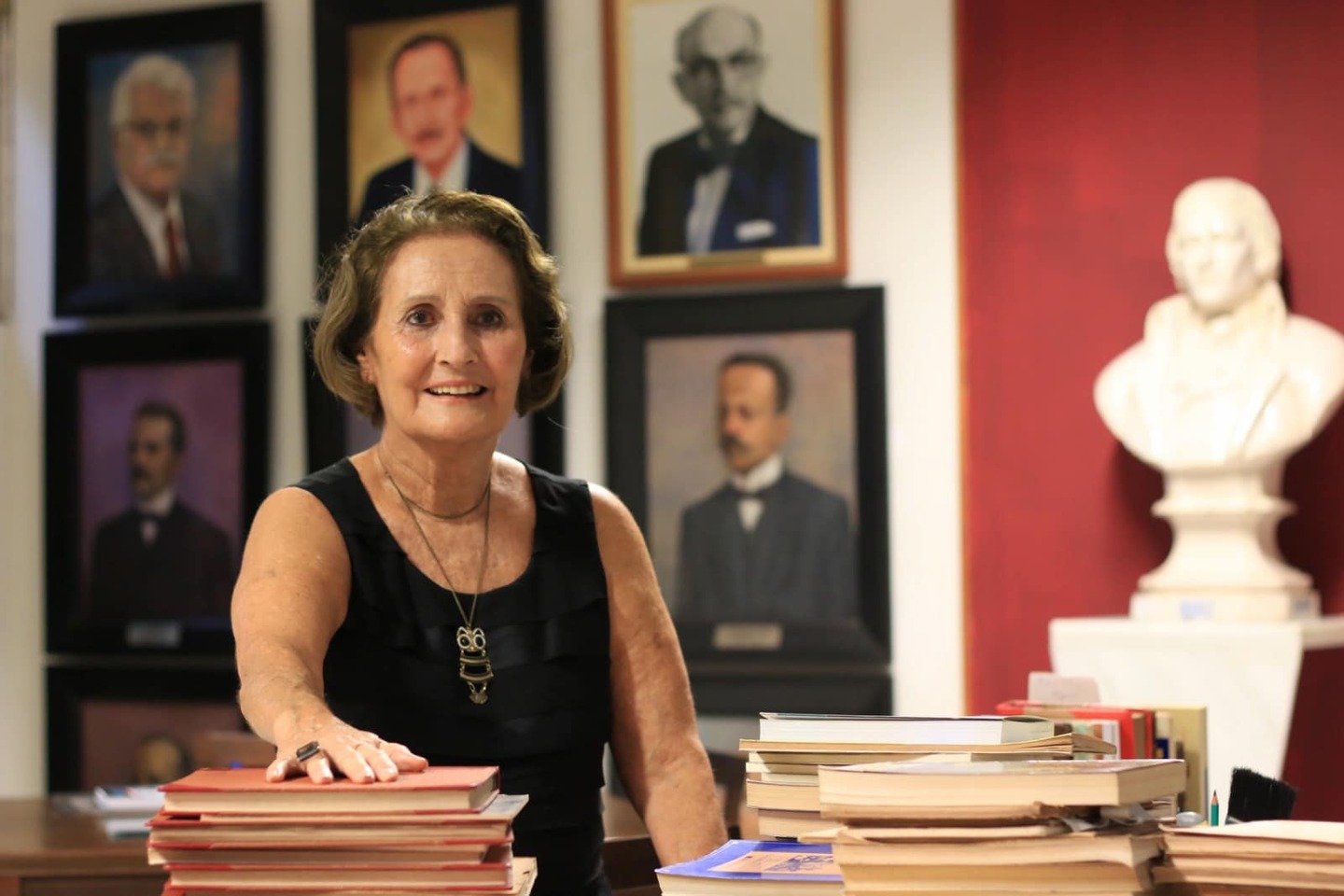 A escritora, professora e acadêmica Nelly Carvalho era membro da APL