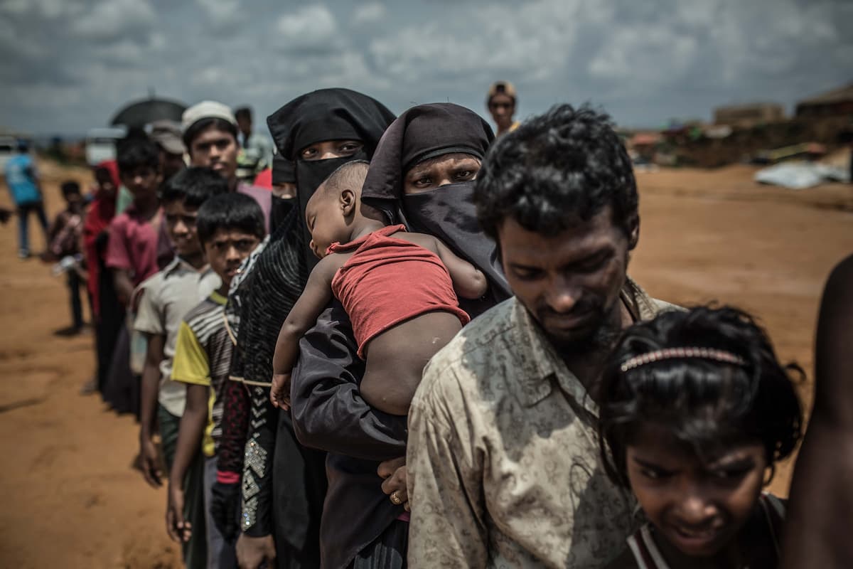 Foto da exposição Pergunte ao Tempo: Médicos Sem Fronteiras oferece assistência médica no maior campo de refugiados do mundo, em Bangladesh, onde mais de 800 mil refugiados Rohingyas vivem.