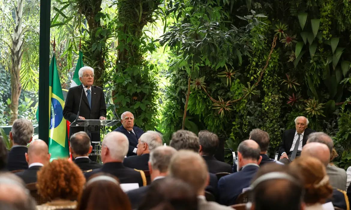 O presidente da Itália, Sergio Mattarella, em palestra na Gávea, zona sul do Rio de Janeiro. 