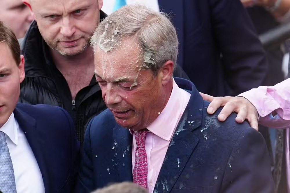 Nigel Farage após ataque 