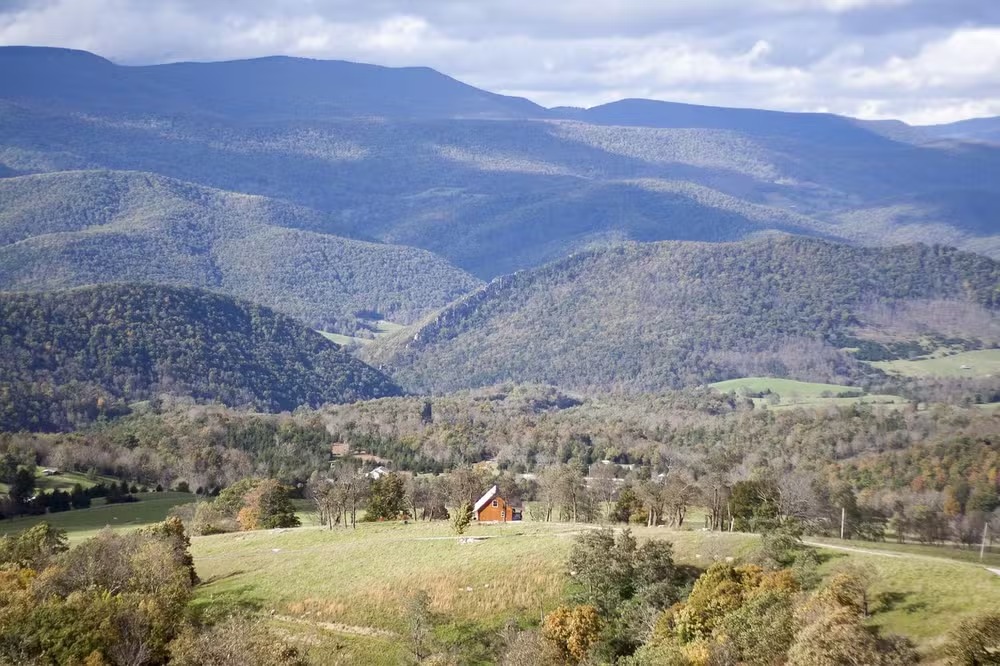 As montanhas de Virgínia Ocidental: programa busca fazer com que as pessoas se apaixonem pela natureza do local 