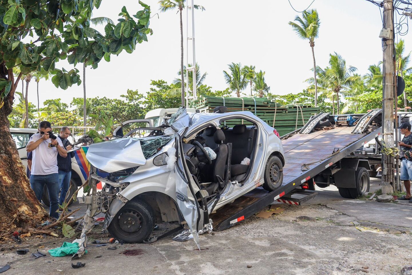 Acidente na avenida Boa Viagem deixou seis mortos